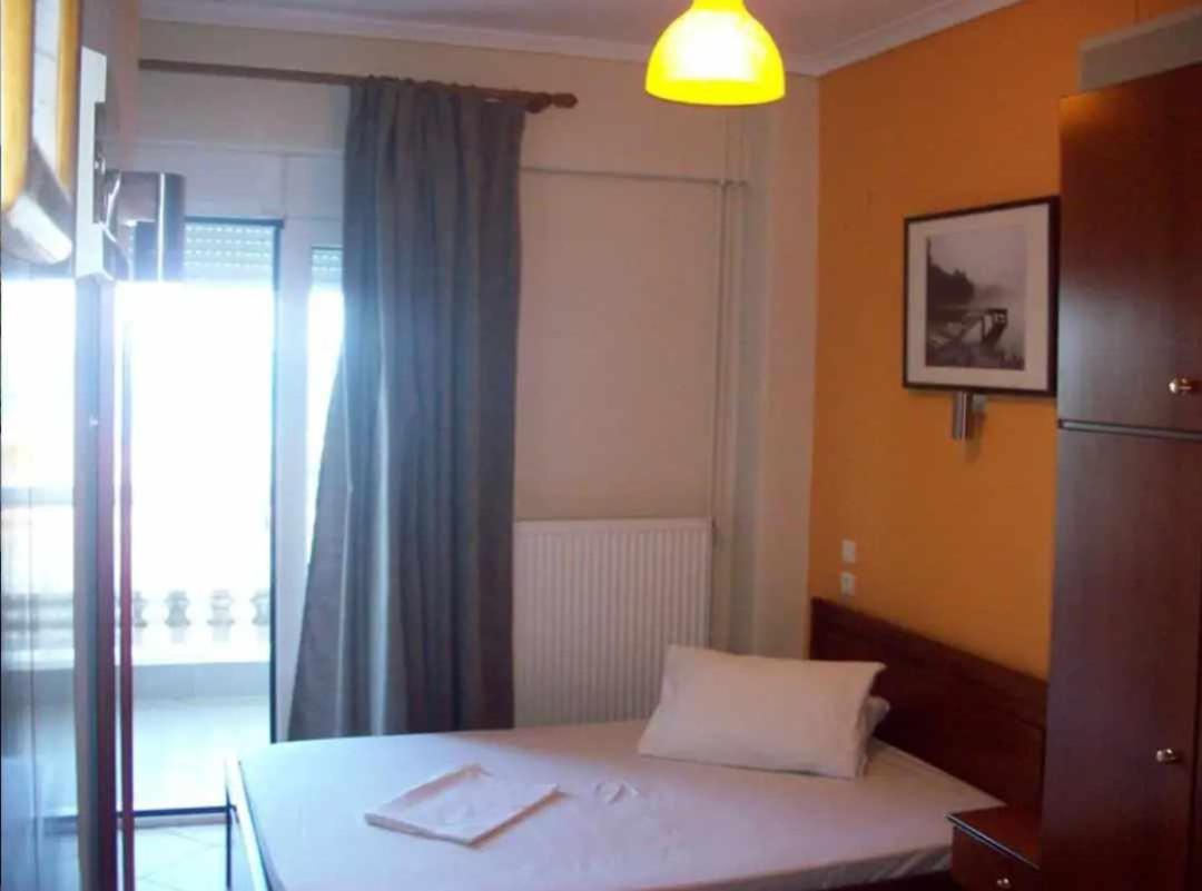 Iliana Hotel Paralia Buitenkant foto